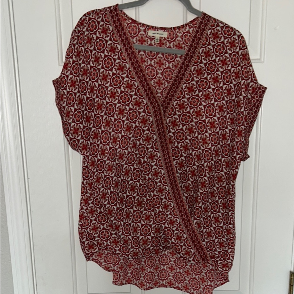 Max Studio Women's Red Patterned Top